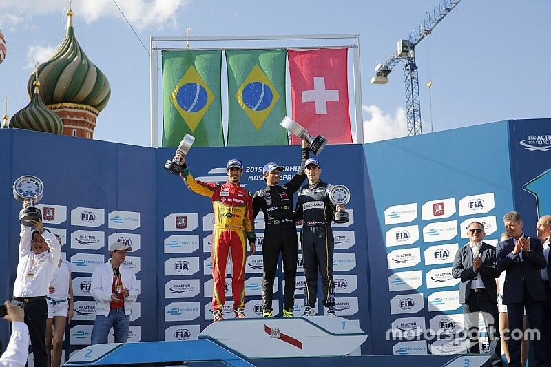 Podium: race winner Nelson Piquet Jr., second place Lucas di Grassi, third place Sébastien Buemi