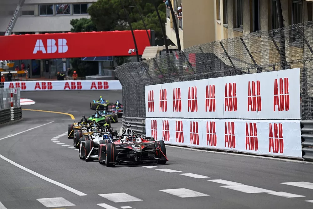 Pascal Wehrlein, Porsche, Porsche 99X Electric Gen3 Sam Bird, Jaguar Racing, Jaguar I-TYPE 6, Jean-Eric Vergne, DS Penske, DS E-Tense FE23
