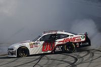 Cole Custer vence a Joey Logano para triunfar en Chicagoland