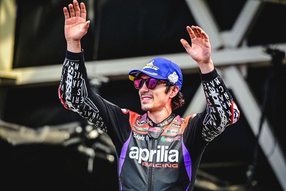 Maverick Vi&ntilde;ales, Aprilia Racing Team