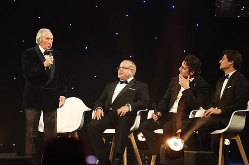Jackie Stewart recibe la Medalla de Oro de Autosport