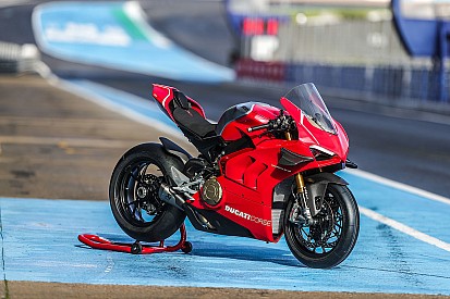 Fotos: la Ducati Panigale V4 R de Bautista y Davies para el WorldSBK 2019