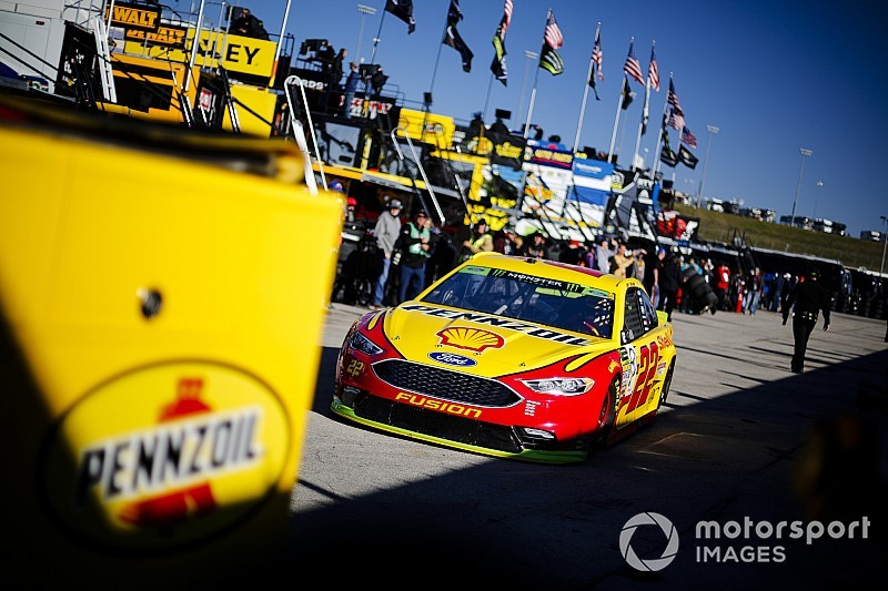 NASCAR Cup Kansas starting lineup in pictures