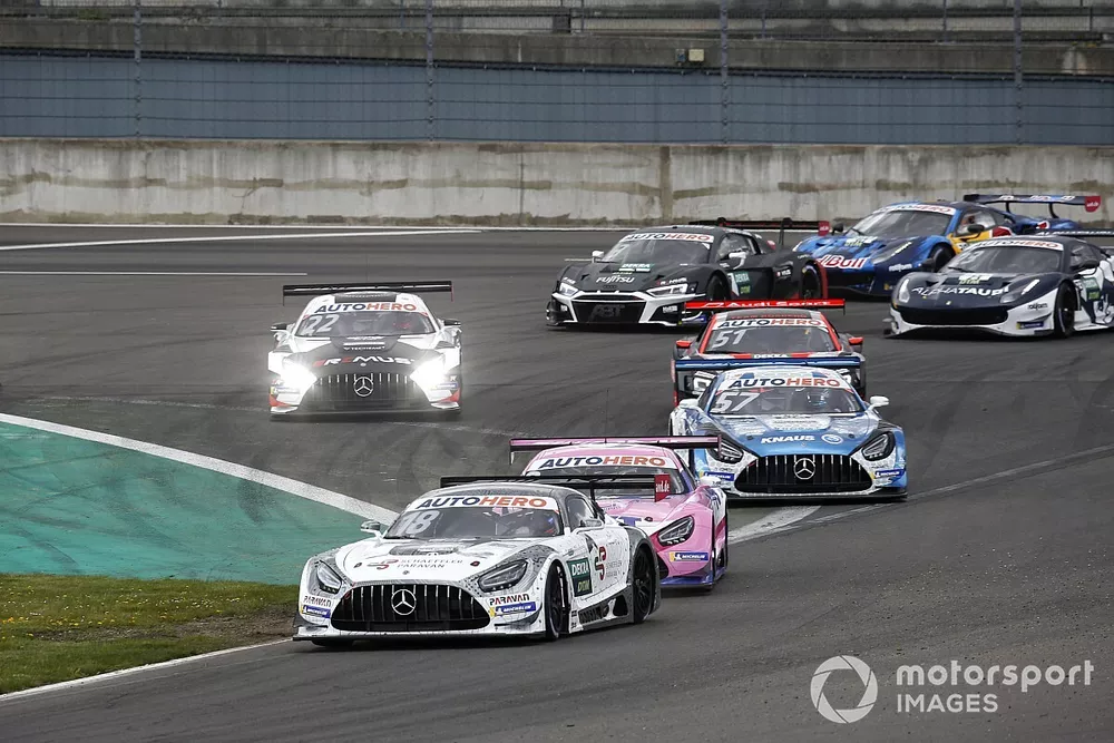 Startoefening met Gary Paffett, M&uuml;cke Motorsport Mercedes AMG GT3, aan kop