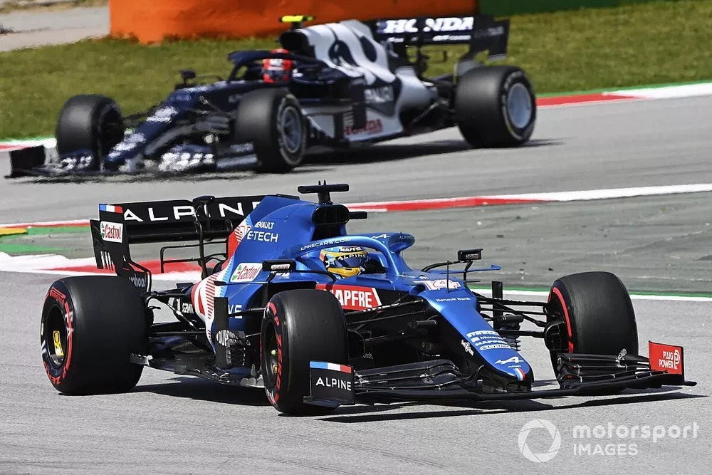 Fernando Alonso, Alpine A521, Pierre Gasly, AlphaTauri AT02