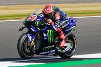 Quartararo lidera un accidentado FP2 en Silverstone por delante de los M&aacute;rquez