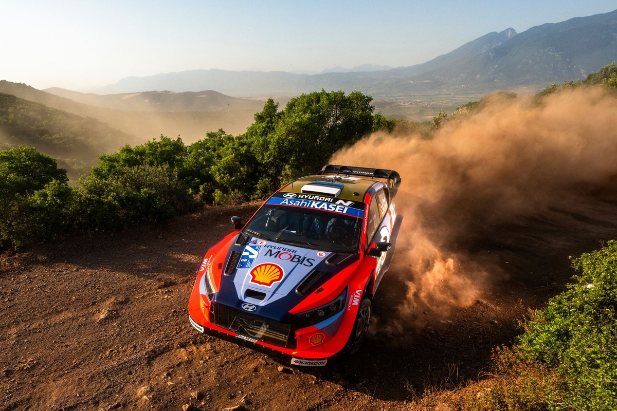 WRC | Rally Acropoli, PS5-7: Tanak chiude al top. Neuville e Rovanpera forano, Pajari e Sesks KO