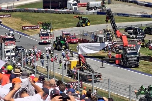 Un incidente con una grúa retrasa una de las carreras soporte de la F1 en Austria