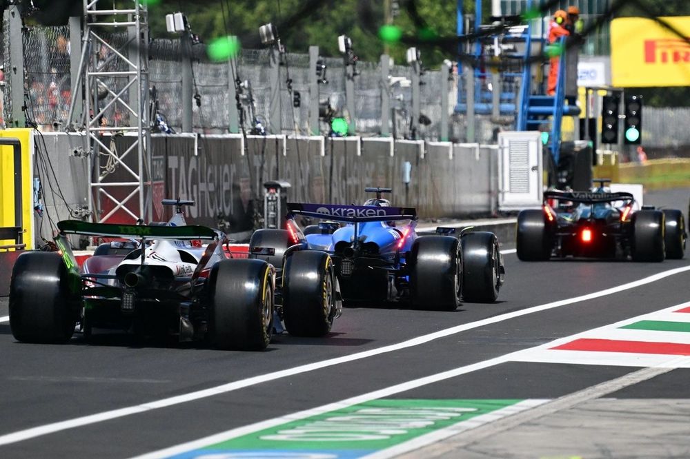 Charles Leclerc, Ferrari, Lance Stroll, Aston Martin Racing, Alexander Albon, Williams