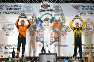 Kyle Kirkwood avoids incidents, wins late duel for first IndyCar oval victory