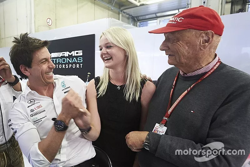 Toto Wolff, Direttore Esecutivo, Mercedes AMG, Emilia Bottas e Niki Lauda, Presidente Non-Esecutivo Mercedes AMG