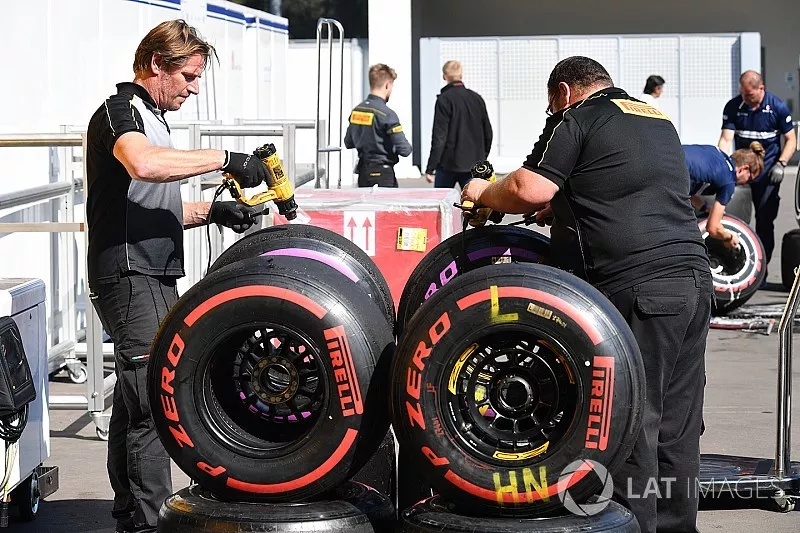 Pirelli engineers en Pirelli banden