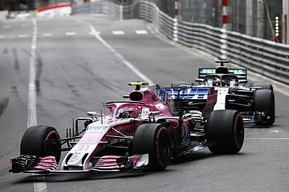 La Force India nega di aver favorito le Mercedes a Monaco con Ocon