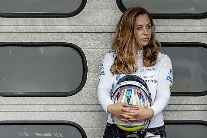 Sophia Flörsch: Nach der Saison ist vor der Saison