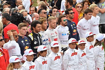 Verstappen: Leclerc kezelni tudja a Ferrarival járó nyomást