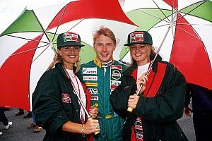 Cuando H&auml;kkinen se durmi&oacute; un d&iacute;a de carrera y acab&oacute; detenido