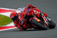 MotoGP: Marc Márquez segura pressão de Bezzecchi e vence na Holanda