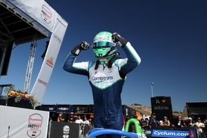 Vice-líder do campeonato, Caio Collet disputa a 12ª etapa da Indy NXT em Portland