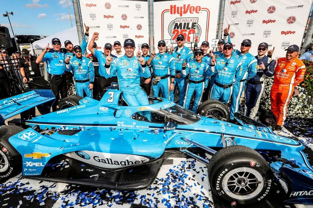 Scott McLaughlin, Team Penske Chevrolet, team, podium