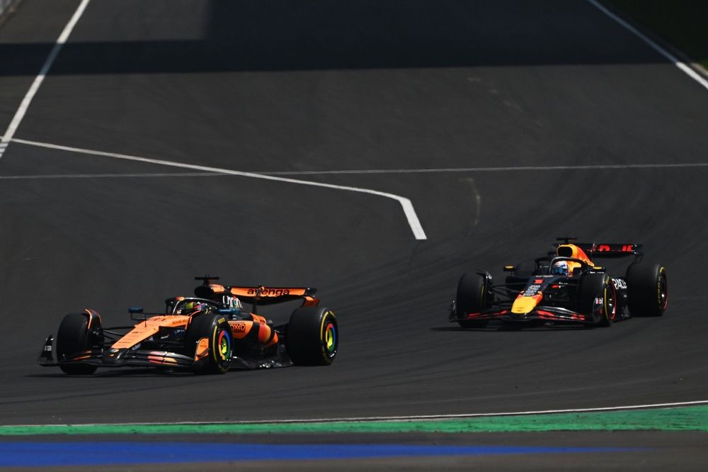 Oscar Piastri, McLaren, Max Verstappen, Red Bull Racing