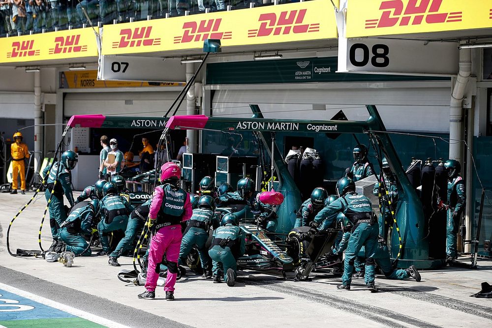 Sebastian Vettel, Aston Martin AMR21, in the pits