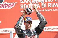 Morbidelli logra su primera victoria en MotoGP y Rossi pierde el podio