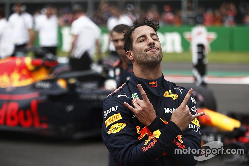 GP Meksiko: Ricciardo curi pole dari Verstappen
