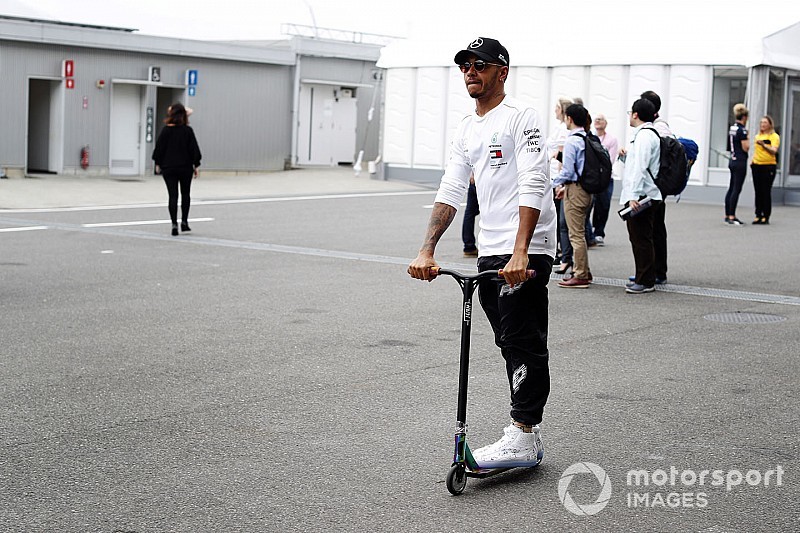 Hamilton ódákat zeng a Mercedesről, Bottas is elégedett