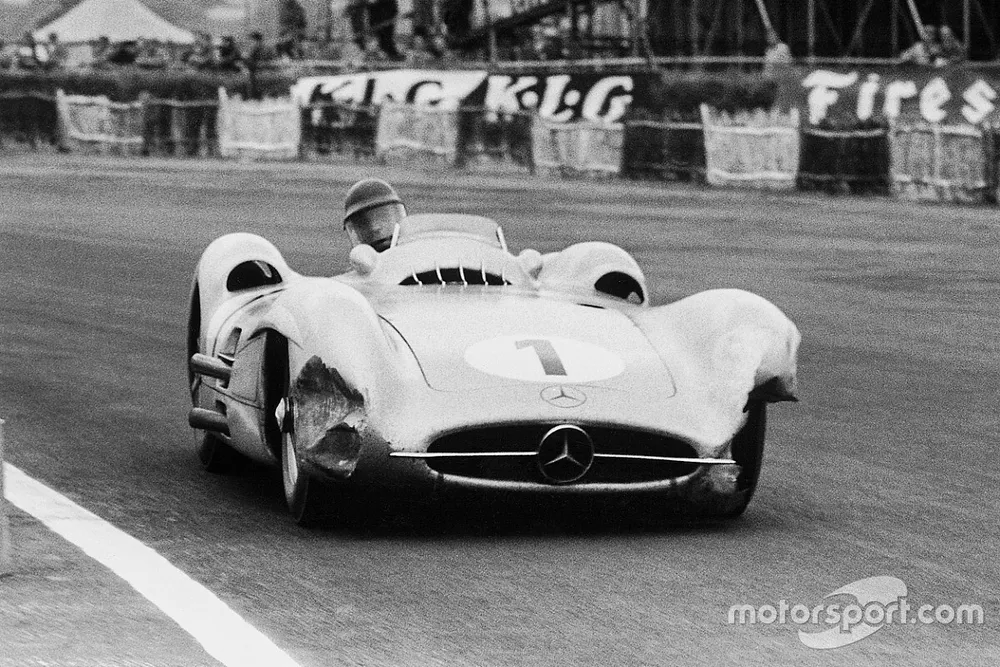 Juan Manuel Fangio, Mercedes-Benz W196