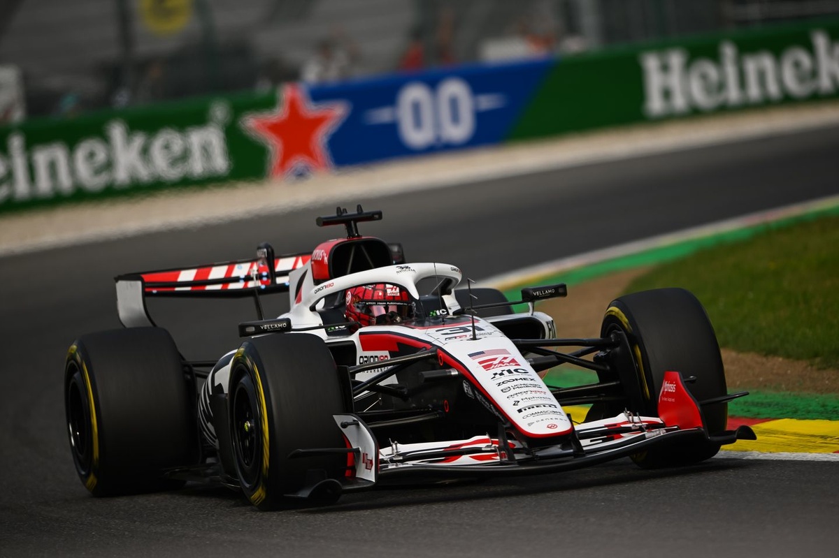 Por qué la nacionalidad no será un factor mientras Haas considera a Fornaroli y Camara para la F1 2027