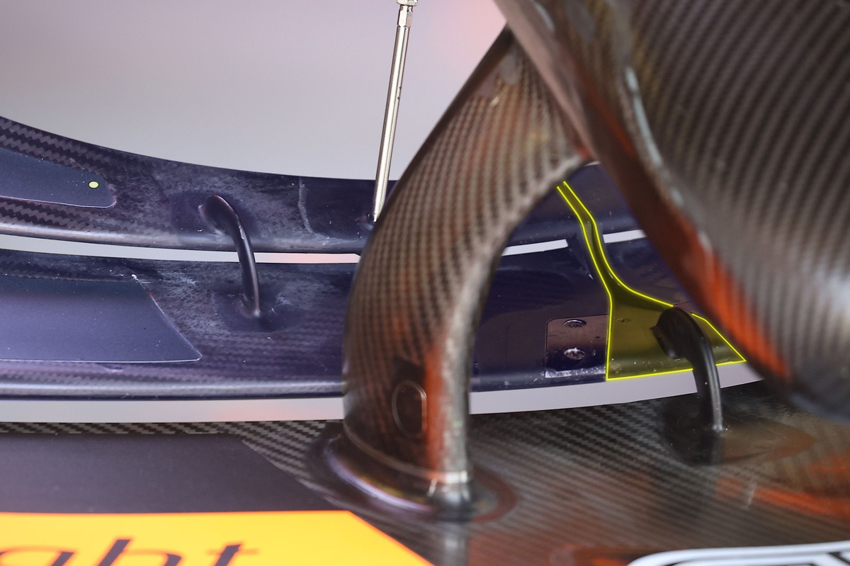 McLaren F1 redefine el alerón delantero para potenciar su morro excavado