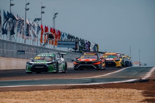 Stock Car: Ricardo Maurício triunfa em Cuiabá com vitória dupla