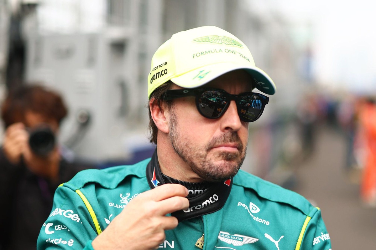 Alonso define la nueva F1 2026 como "un campeonato del mundo de pilas"
