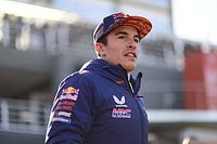 Bezzecchi: "Los comisarios nunca tocan a M&aacute;rquez, que es el piloto m&aacute;s sucio de MotoGP"