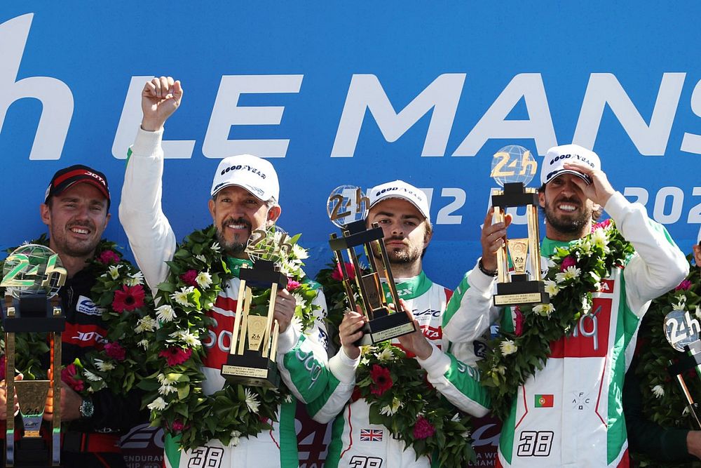 Podio: #38 Jota Oreca 07 Gibson LMP2 de Roberto Gonz&aacute;lez, Antonio F&eacute;lix da Costa, William Stevens