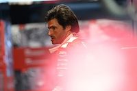 Sainz, de "muy mal humor" por tener que remontar en Las Vegas F1