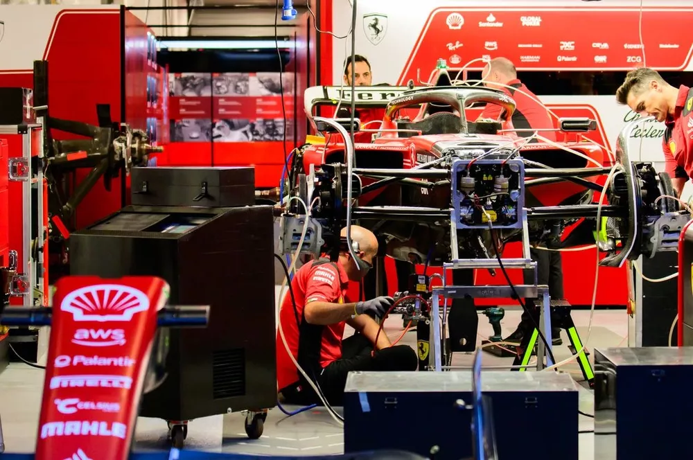 El Ferrari de Charles Leclerc, SF-23 en el garaje
