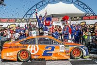 Brad Keselowski suma su tercer triunfo al hilo al arrancar los playoffs