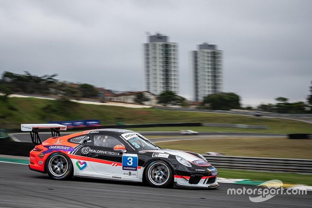 Carro de Nelsinho Piquet e Fran Lara
