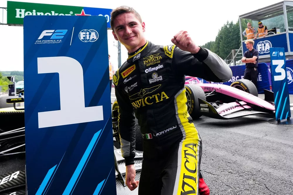 Race winner Leonardo Fornaroli, Invicta Racing