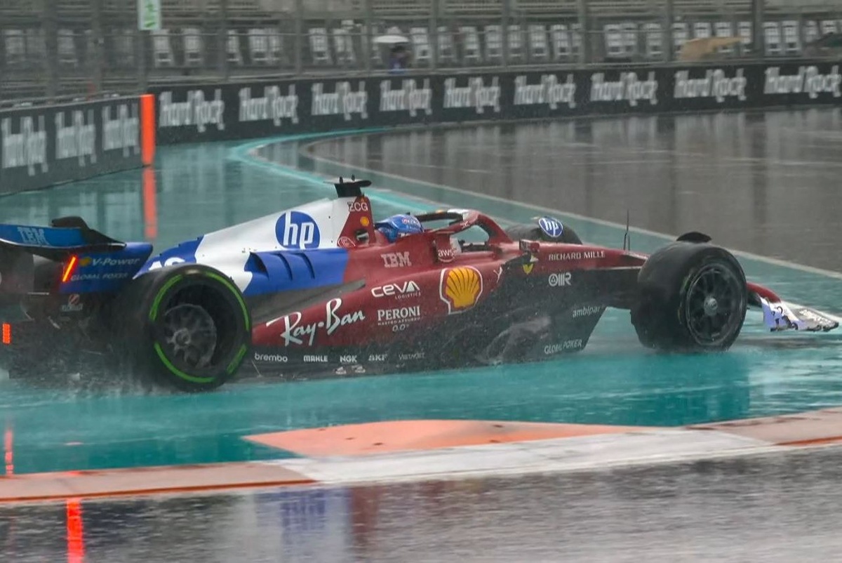 F1 | La Ferrari inizia male: Leclerc sbatte prima del via della Sprint