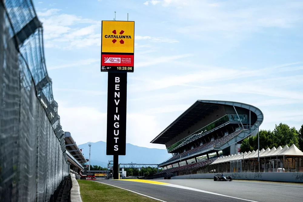 George Russell, Mercedes, Pirelli Barcelona test