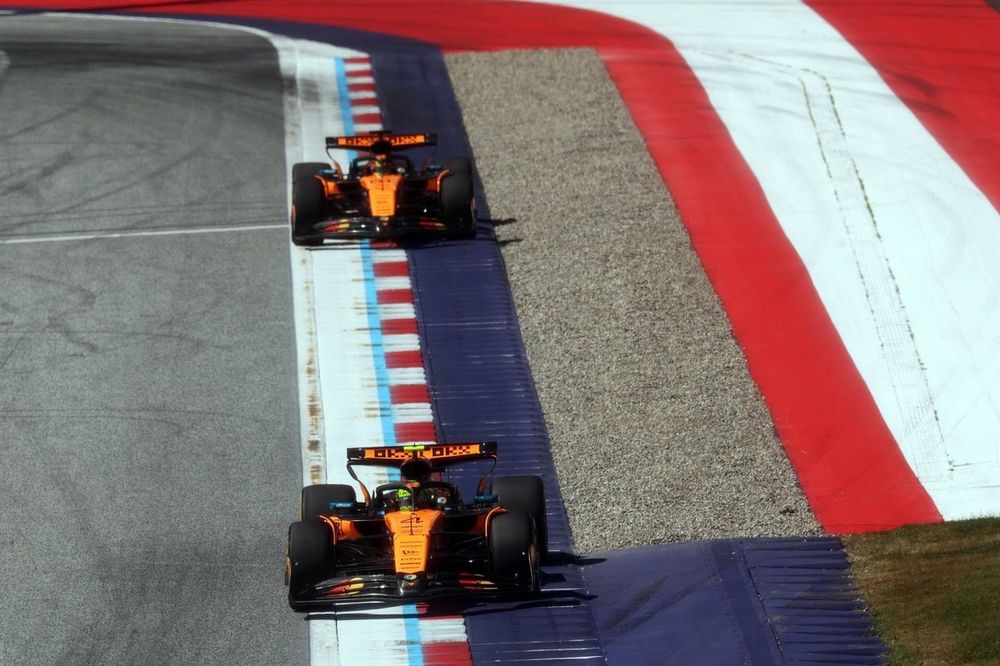 Lando Norris, McLaren, Oscar Piastri, McLaren