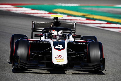 De Vries conclut les tests F2 en force