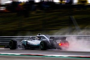 GP USA: Hamilton pozostaje na czele w deszczowym drugim treningu