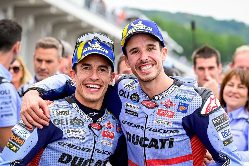 Segundo Marc M&aacute;rquez, Gresini Racing, tercero Alex M&aacute;rquez, Gresini Racing