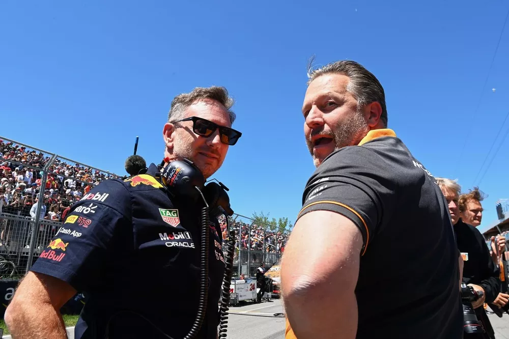 Christian Horner, team principal, Red Bull Racing, Zak Brown, PDG, McLaren Racing, sur la grille