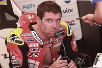Crutchlow pasa por el quirófano y lo publica