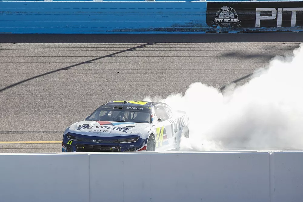 Race winner William Byron, Hendrick Motorsports, Chevrolet Camaro