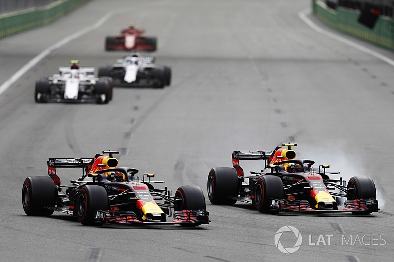 レッドブル、今後の同士討ち防止策に”レースエンジニアの介入”を提案